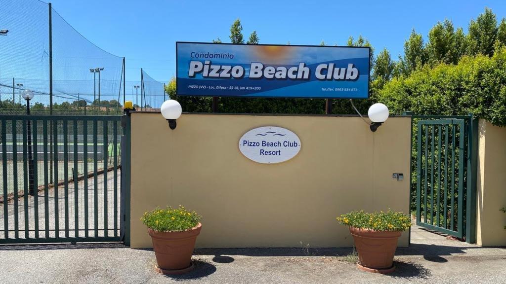 Pizzo Beach Club. One Bedroom Apt 13G المظهر الخارجي الصورة